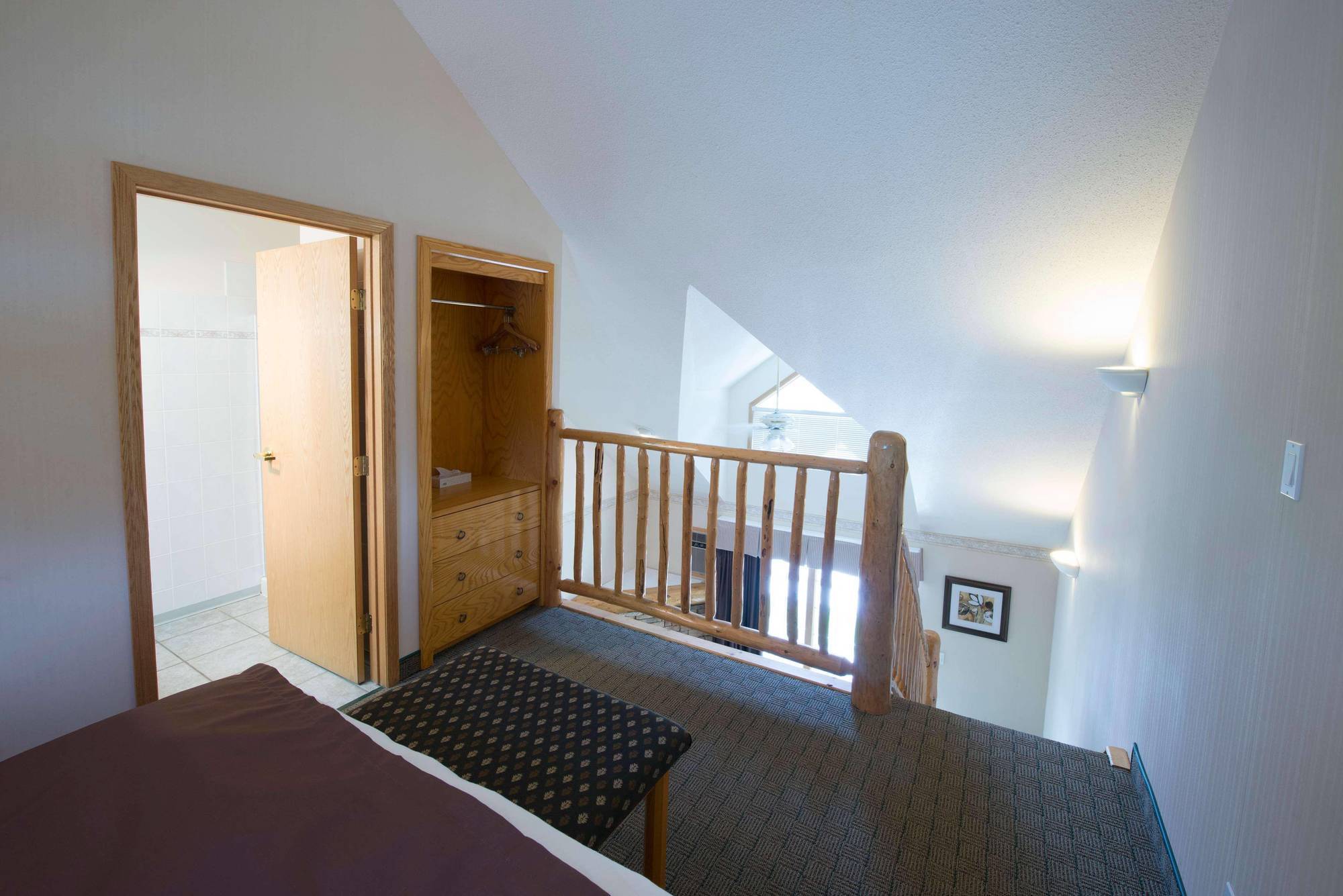 Waterton Glacier Suites Exteriör bild
